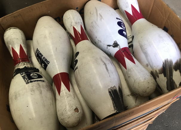 ボーリングピン4　長野ピカデリーボール　ＰＥＲＭＡ・ＫＩＮＧ　インテリア　記念 スポルトピカデリーボウル（長野）最終投球か？ - Nakamaruの思いのままに